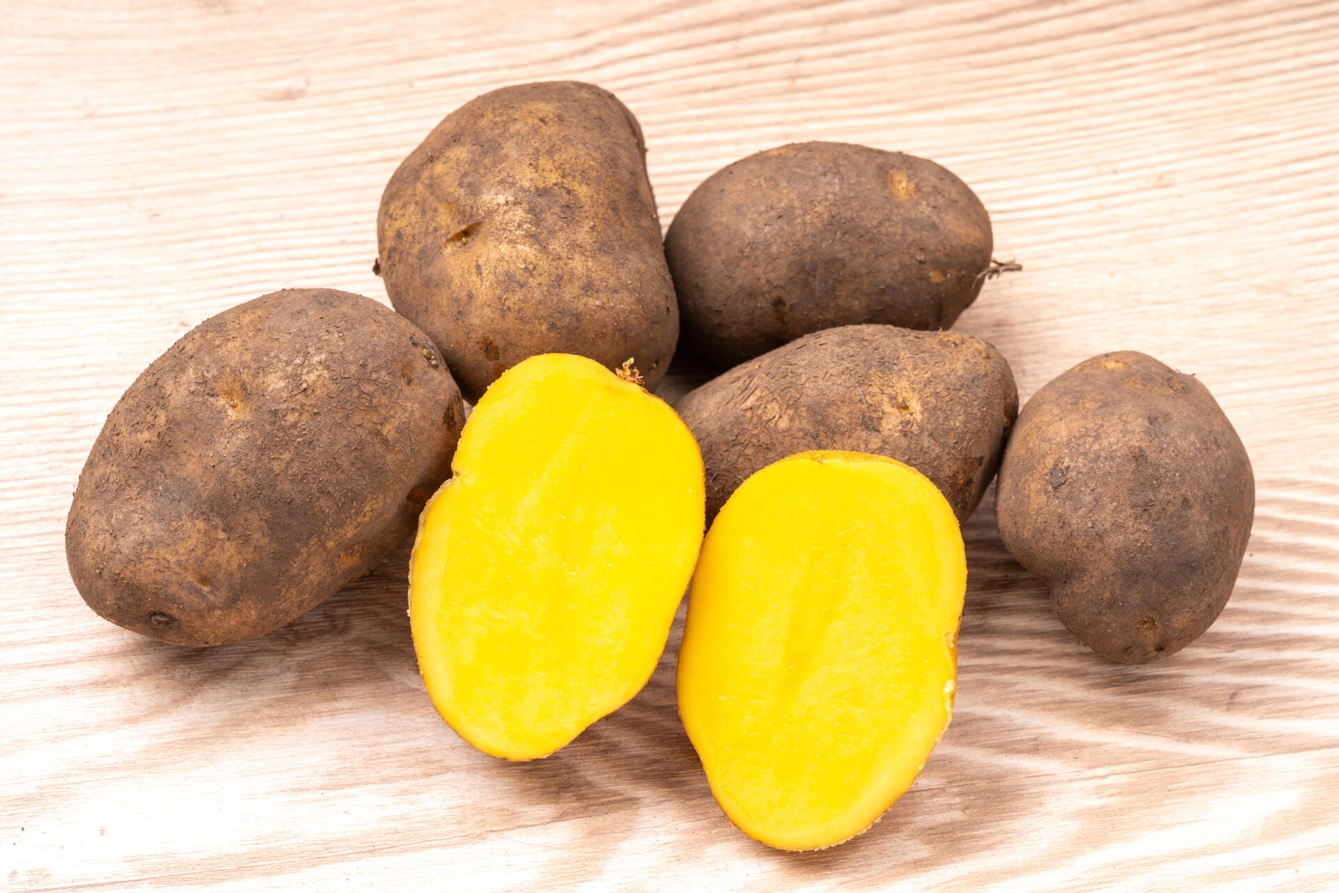 【甘み際立つ特別なじゃがいも】北海道・真狩村産「インカのめざめ」を北のやさい便から業務用仕入れ