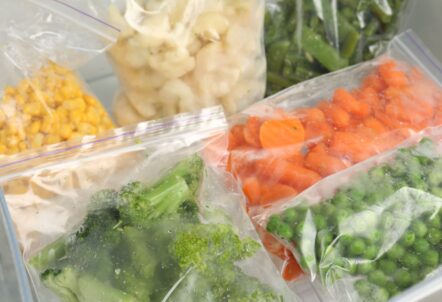 下処理して小分けにされた業務用冷凍にんじん